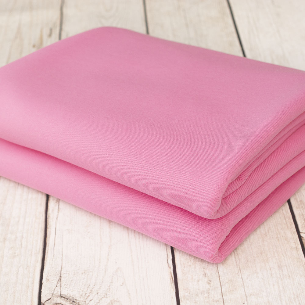 Dzianina dresowa – Baja, to miękka i bardzo przyjemna w dotyku dzianina o wysokiej gramaturze.