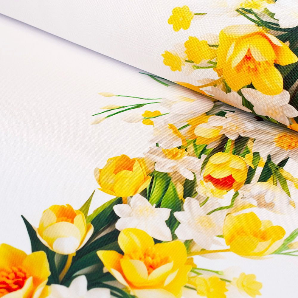 Wzorzysta tkanina dekoracyjna wykonana z włókien syntetycznych.