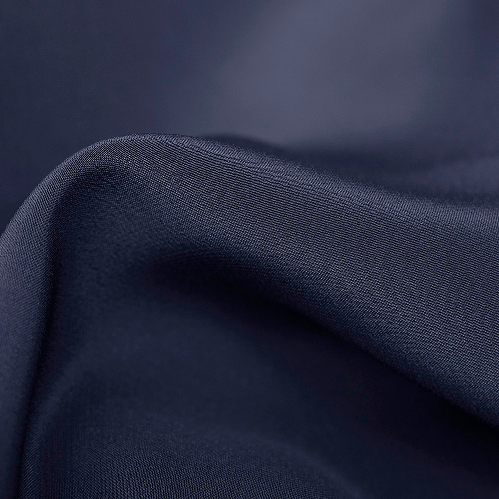 Krepa Jedwabna, wykonana w 100% z włókien jedwabiu.