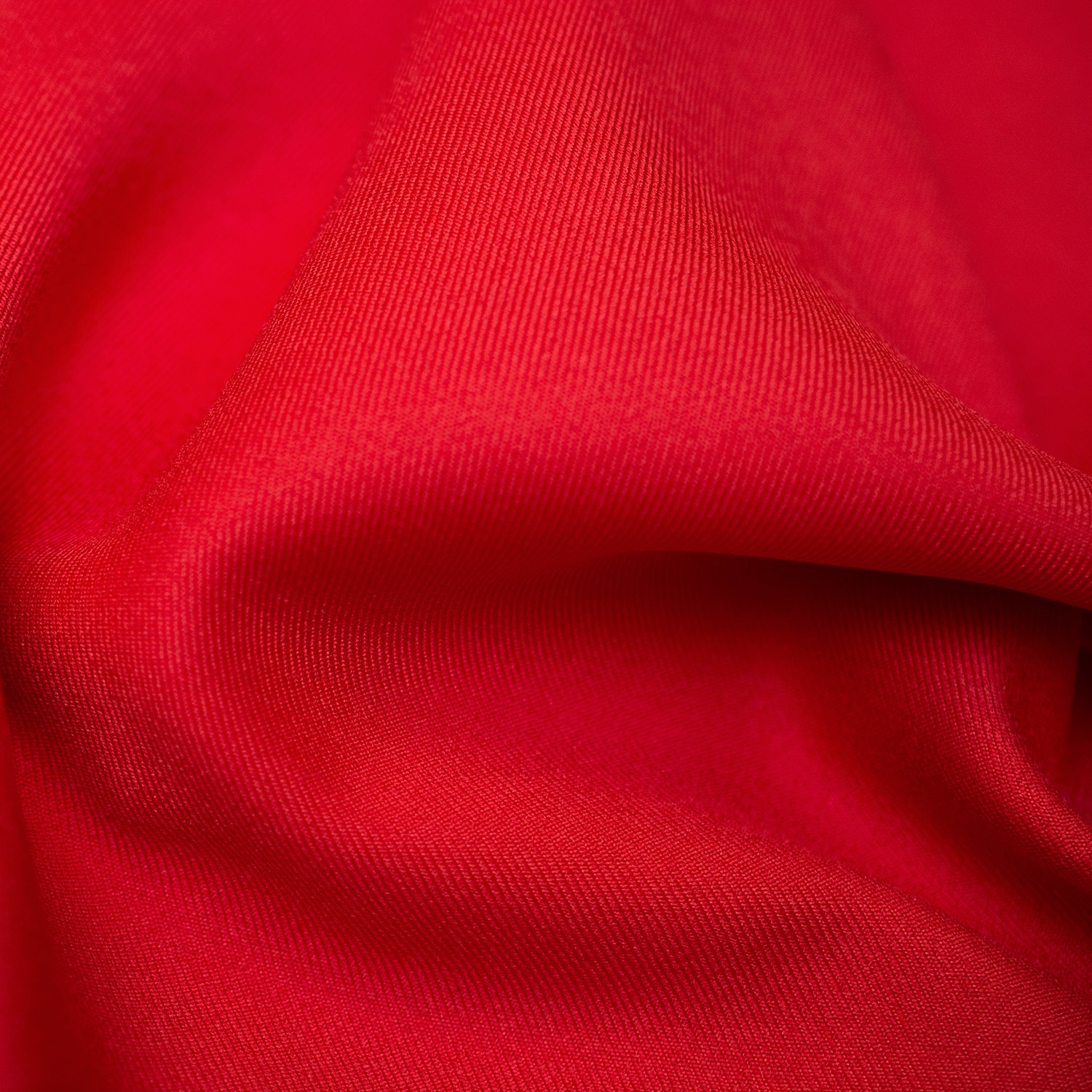 Tkanina Elana o splocie gabardynowym, w jednolitym kolorze.