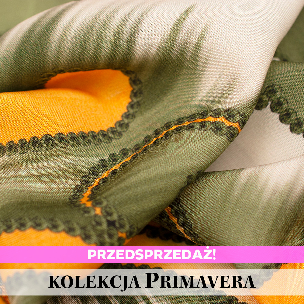 Tkanina z 100% wiskozy to lekki, miękki materiał, który pięknie układa się na sylwetce, tworząc naturalne fałdy i swobodny ruch.