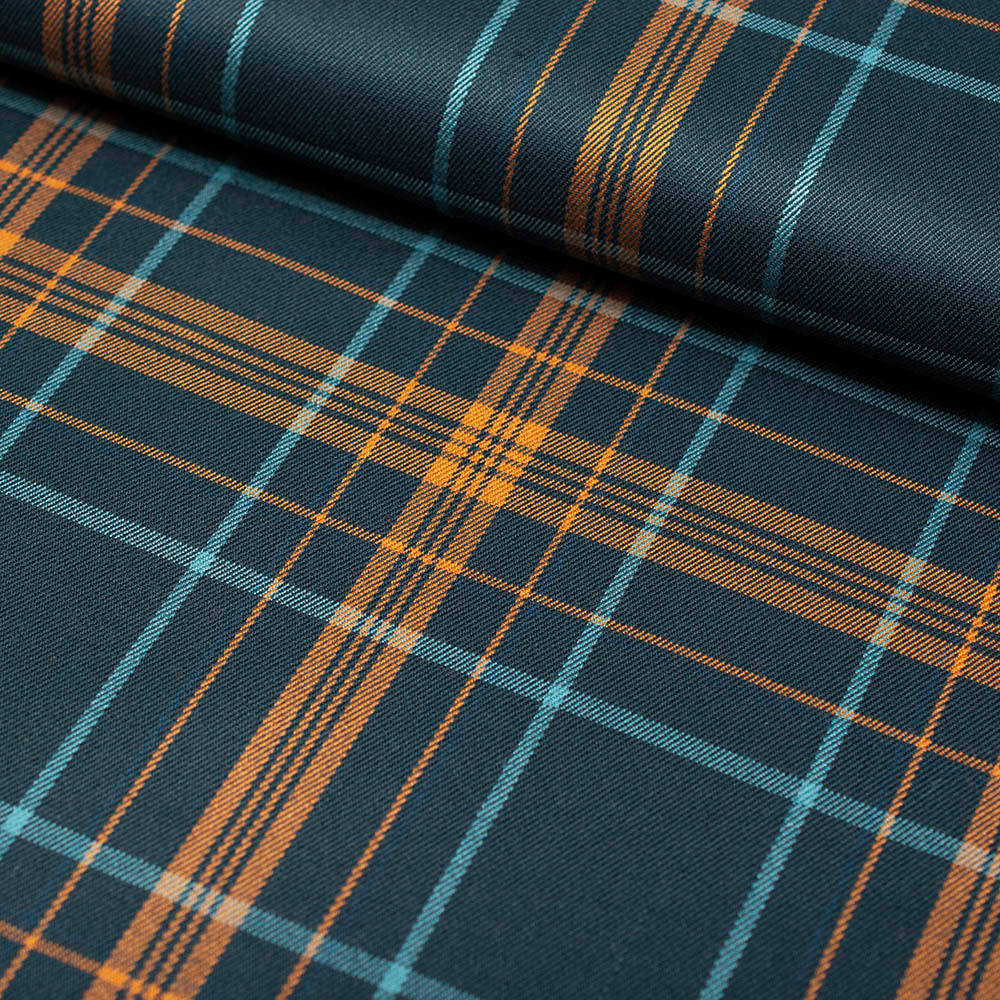 Tkanina wiskozowa wykonana jest z mieszanki włókien naturalnych i syntetycznych, z dodatkiem elastanu.