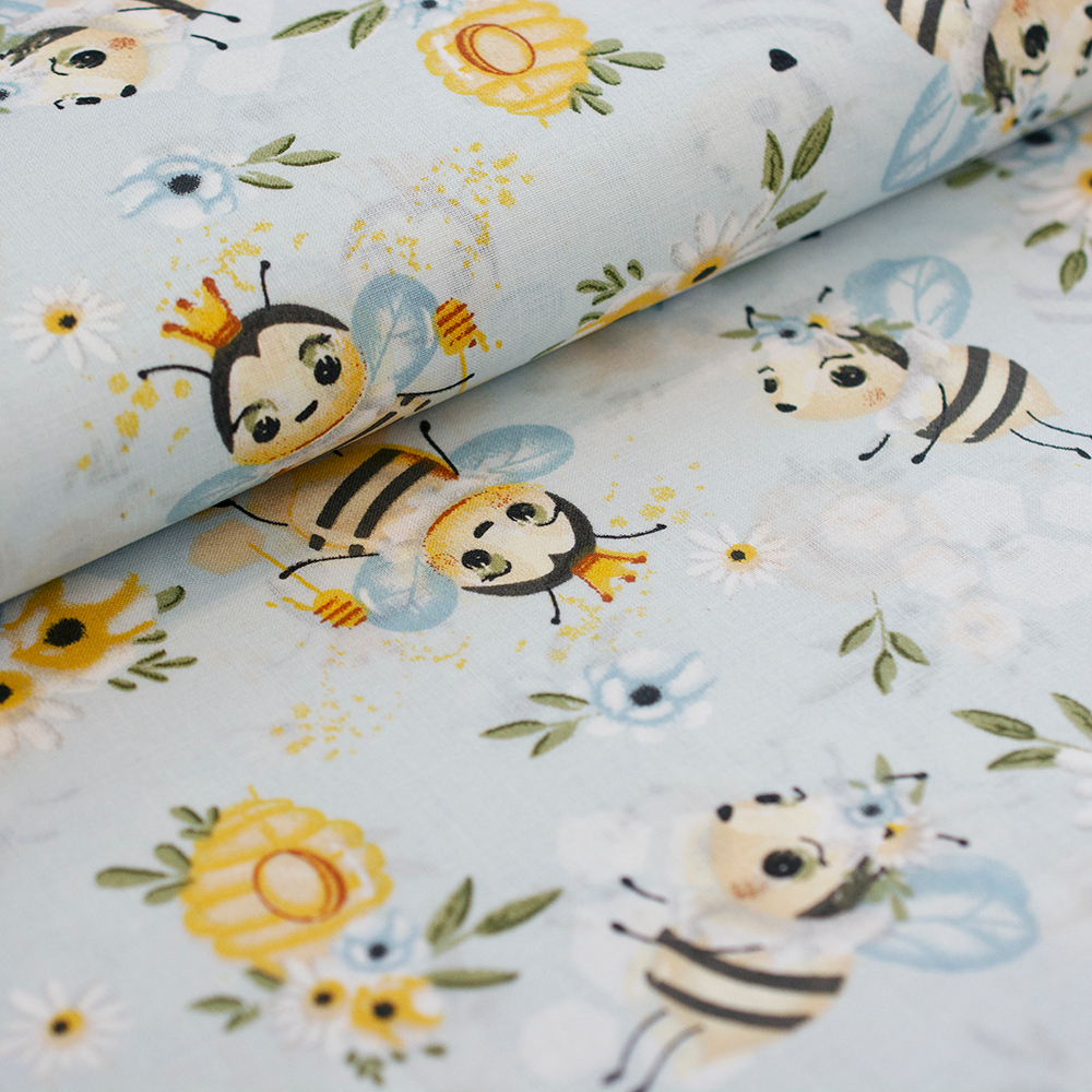 Tkanina bawełniana o splocie płóciennym, wyprodukowana w Polsce.