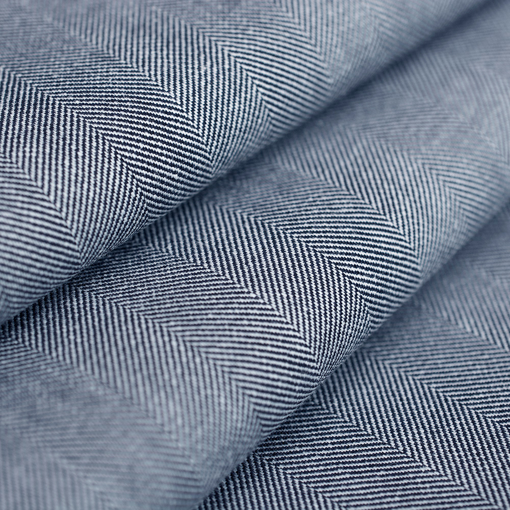 Tkanina bawełniana w jodełkę to idealny wybór dla osób, które cenią modę łączącą styl i wygodę.