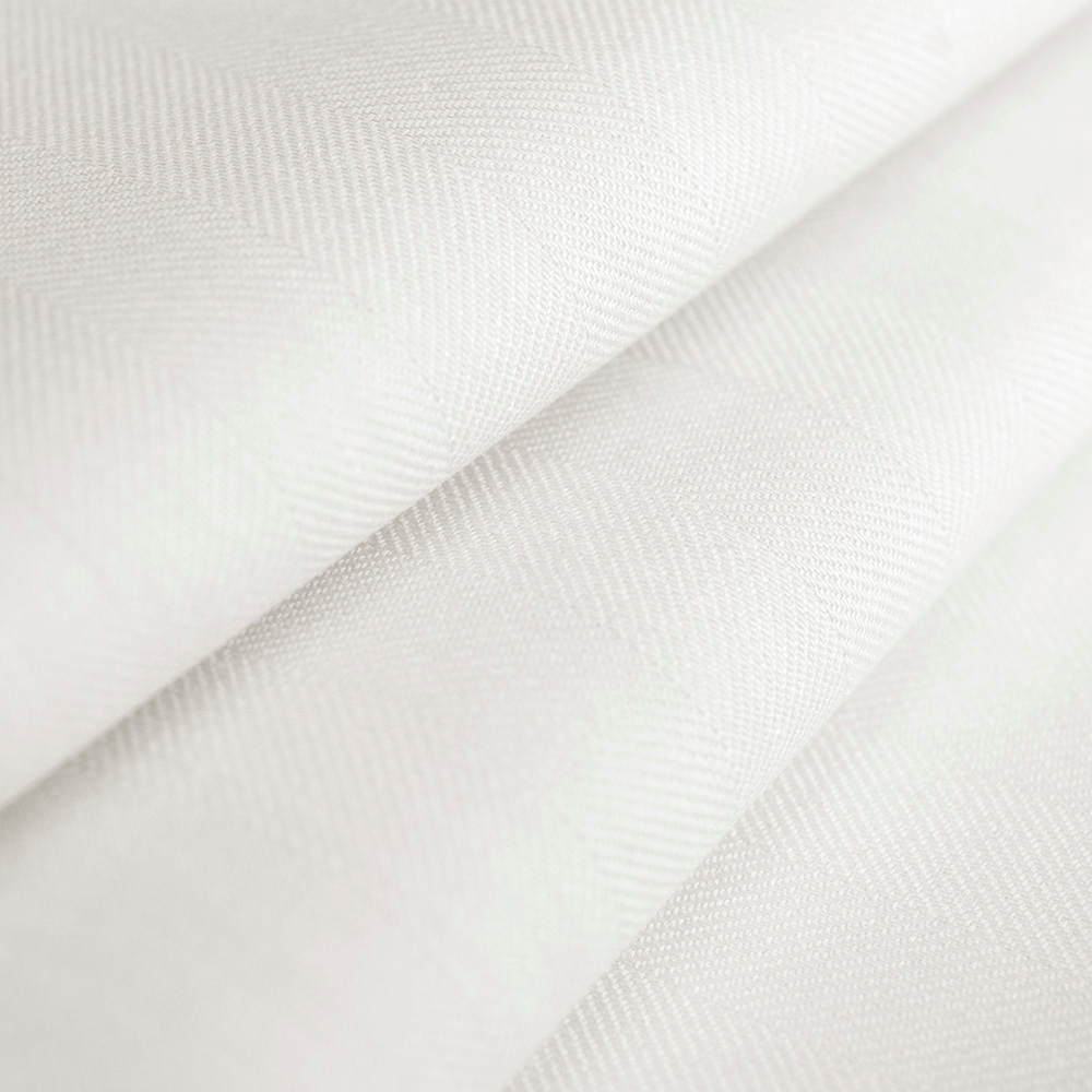 Tkanina bawełniana w jodełkę to idealny wybór dla osób, które cenią modę łączącą styl i wygodę.