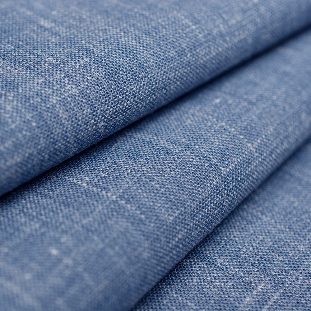 Tkanina garniturowa o wysokiej jakości, stworzona z myślą o elegancji, komforcie i ponadczasowym charakterze.