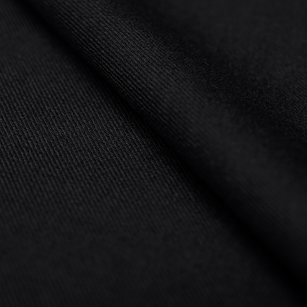 Wool Prada to materiał o jednolitej strukturze i klasycznym wykończeniu.