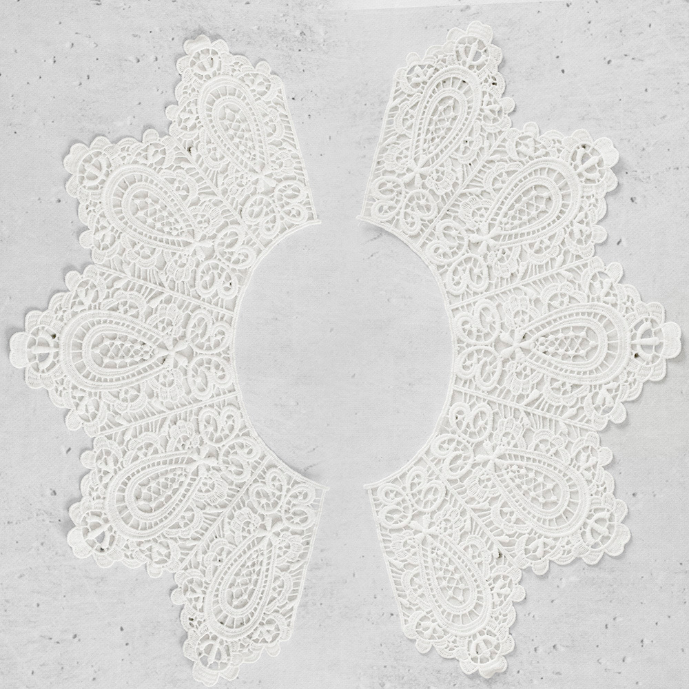 Ozdobny kołnierzyk w modnym, efektownym stylu, sprzedawany na sztuki.