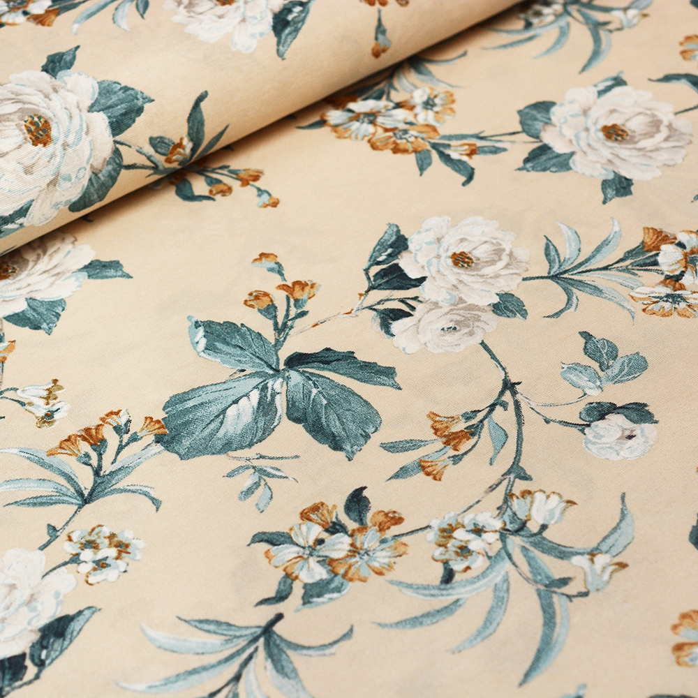 Wzorzysta tkanina dekoracyjna wykonana z mieszanki grubszej przędzy bawełnianej i syntetycznej.