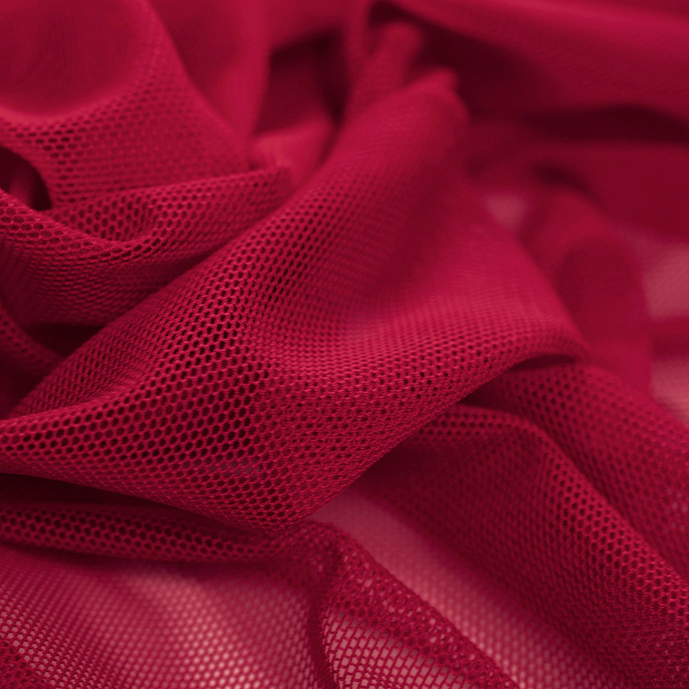 Siatka elastyczna CLASSIC to najbardziej rozciągliwa siatka dostępna w naszej ofercie, a także posiadająca największe oczka.