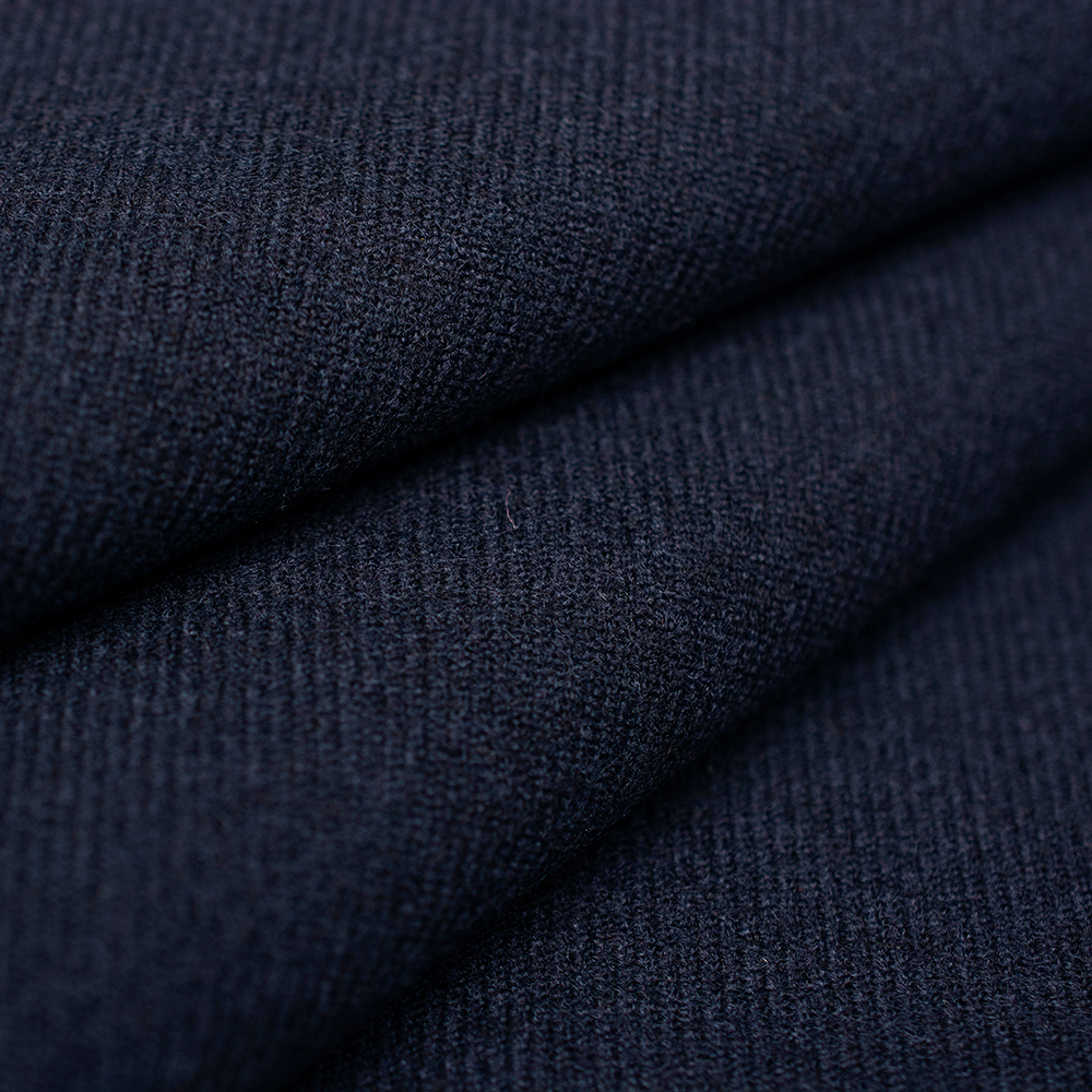 Tkanina Mizuri Wool to wysokiej jakości materiał idealny na jesienne i zimowe okrycia wierzchnie.