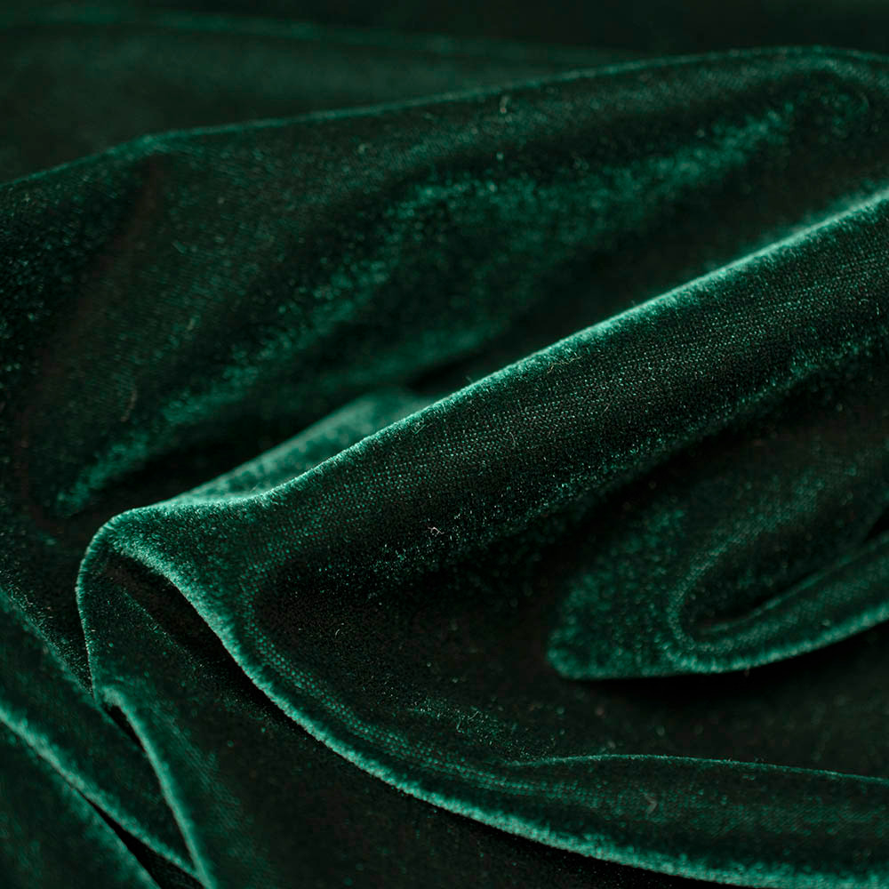 Welurowa Dzianina Kuba – doskonała na wszelkiego rodzaju kreacje wieczorowe czy wizytowe.