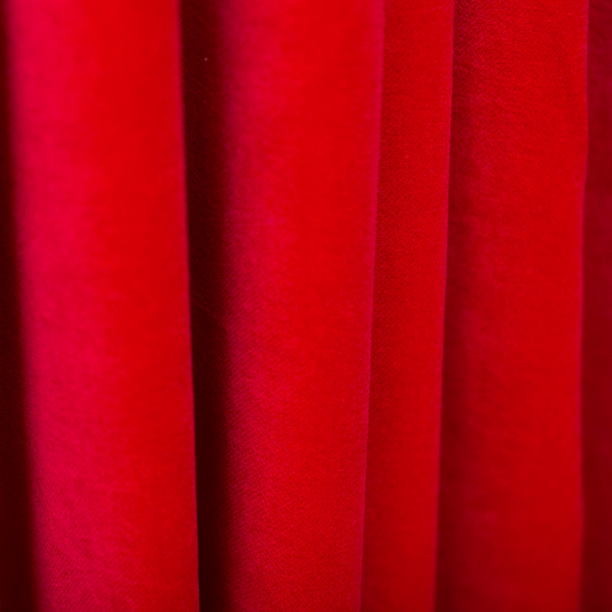 Aksamit – szlachetna tkanina, polskiej produkcji.