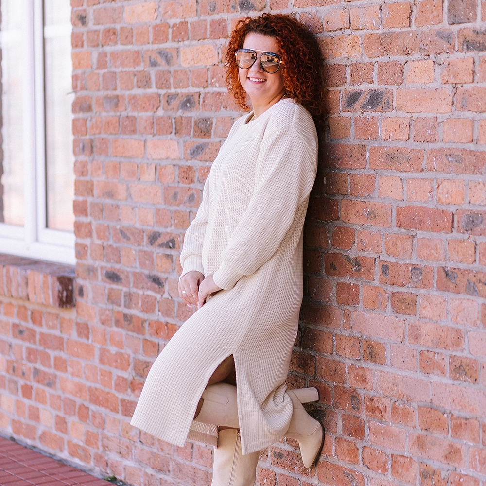 Bawełniana dzianina swetrowa w jednolitym kolorze, świetnie sprawdzi się jesienną porą.