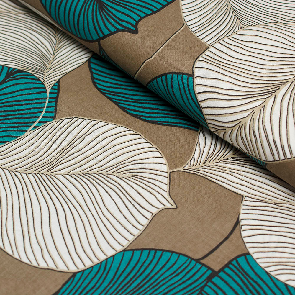 Tkanina bawełniana o splocie płóciennym, wyprodukowana w Polsce.