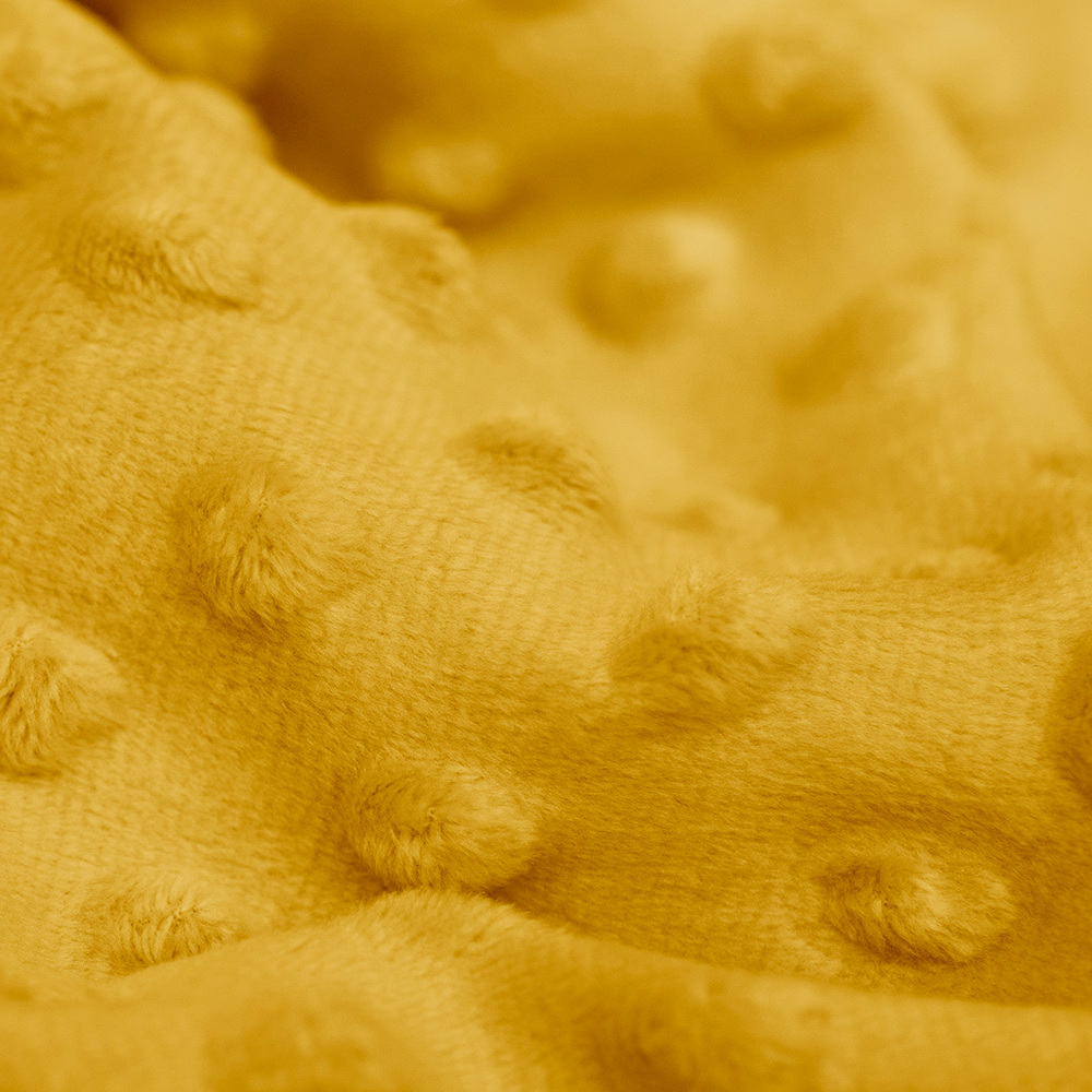 Minky Welur Kropki to bardzo popularna dzianina szczególnie wśród wyrobów dla dzieci.