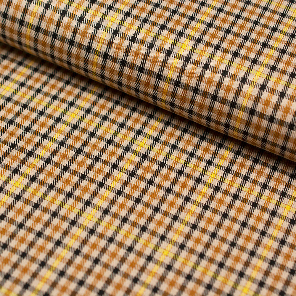 Tkanina wiskozowa wykonana jest z mieszanki włókien naturalnych i syntetycznych, z dodatkiem elastanu.