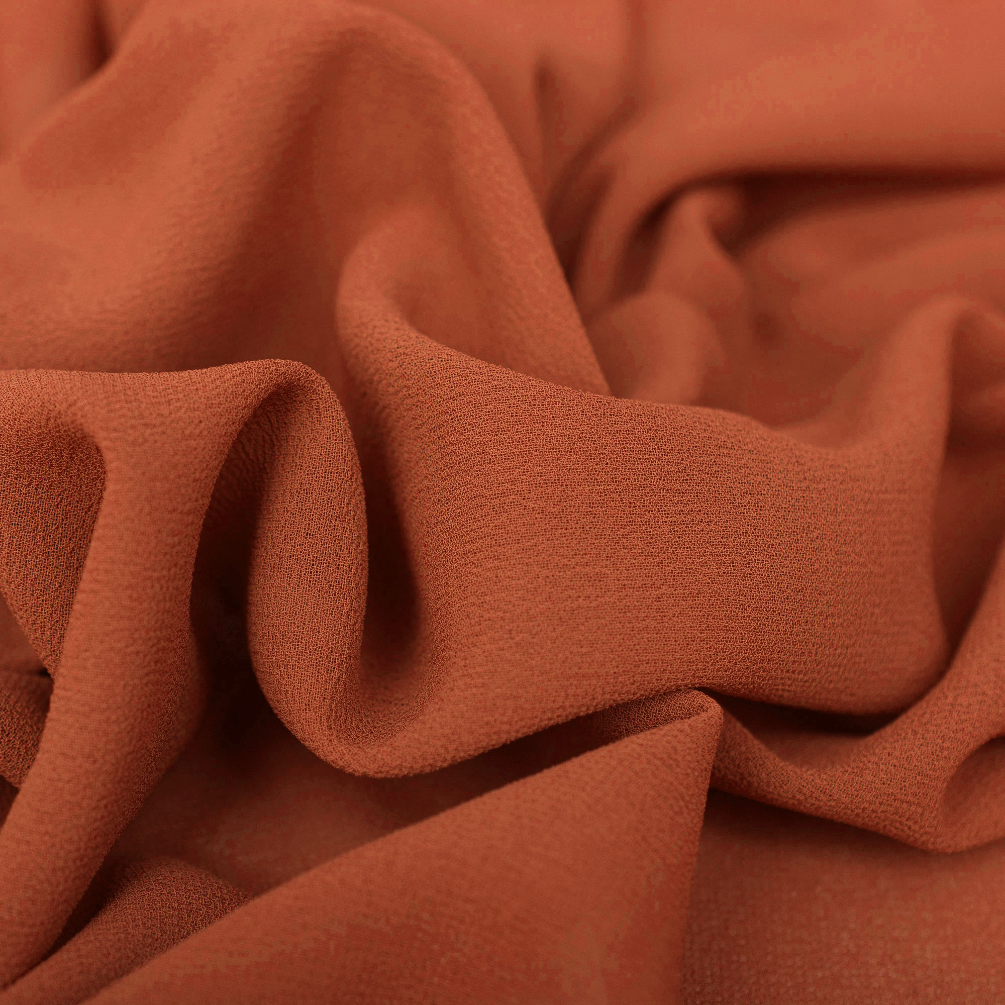 Lekka i zwiewna tkanina szyfonowa wykonana z mocno skręconej przędzy.