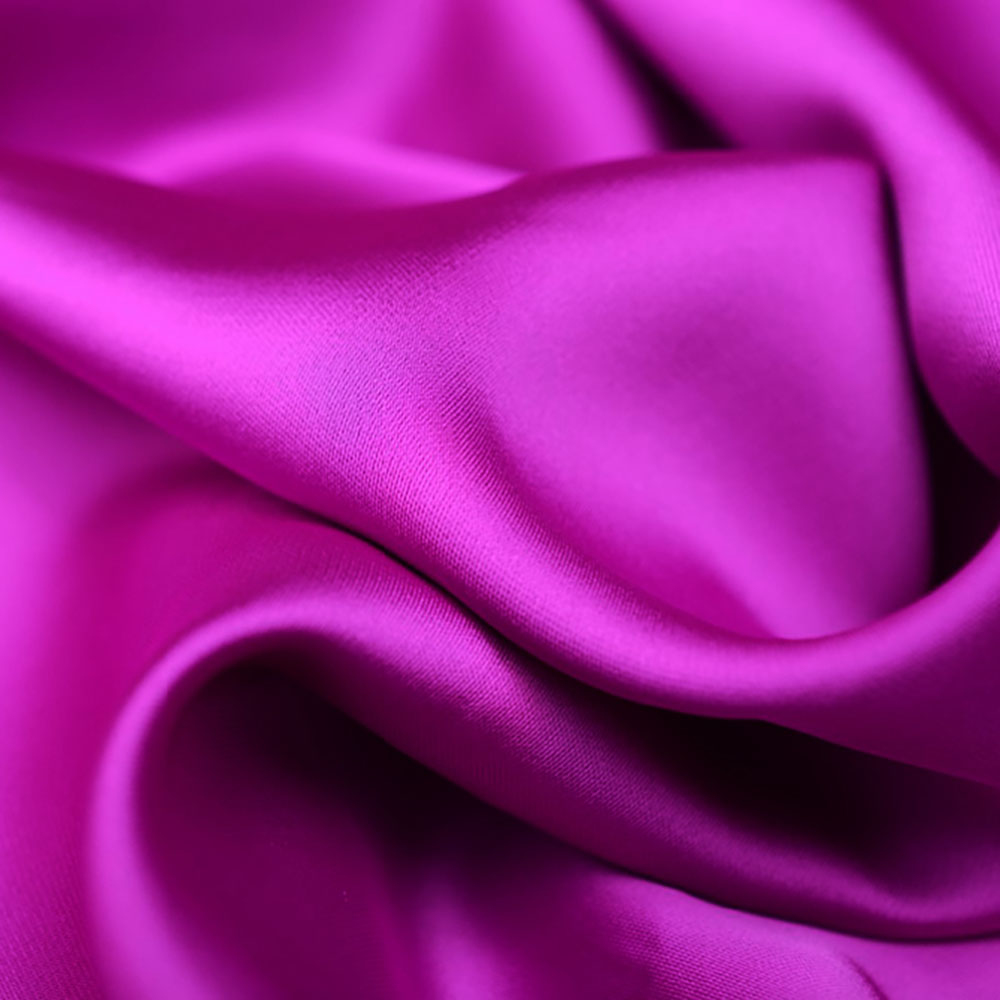 Satyna Madagaskar – bardzo szykowna i elegancka tkanina, która idealnie podkreśli kobiece atuty.