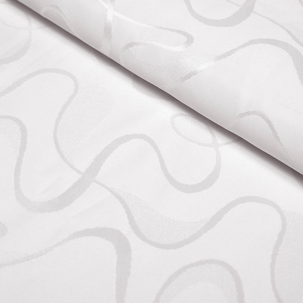 Obrusowa tkanina typu żakardowego w kolorze białym.