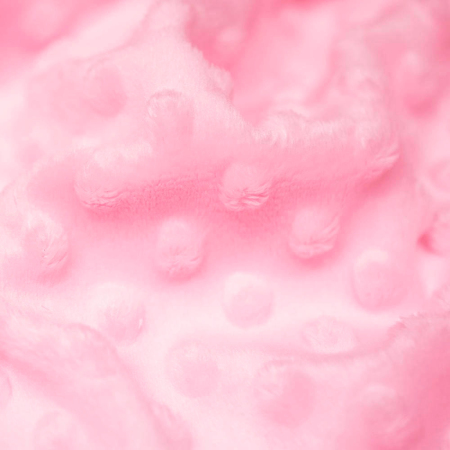 Minky Welur Kropki to bardzo popularna dzianina szczególnie wśród wyrobów dla dzieci.