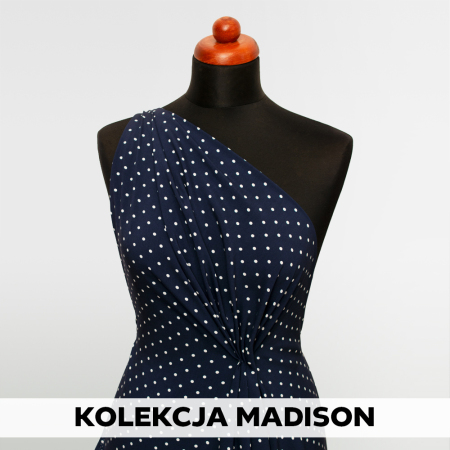 Tkanina z 100% wiskozy to lekki, miękki materiał, który pięknie układa się na sylwetce, tworząc naturalne fałdy i swobodny ruch.