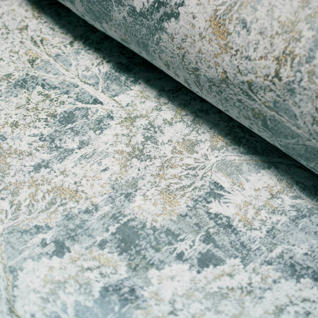 Stylowa tkanina zasłonowa typu żakardowego z modnym motywem zimowych drzew, doskonale podkreśla charakter wnętrza.