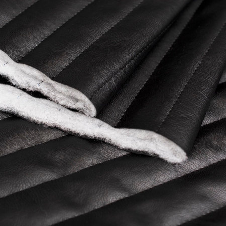 Wysokiej jakości pikowana tkanina, idealnie nadaje się na jesienne kurtki, kamizelki czy płaszcze.