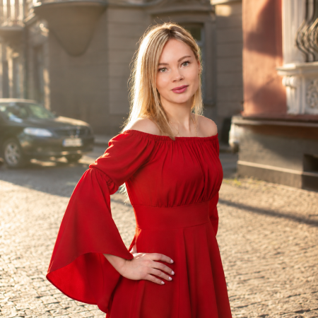 Wiskoza&nbsp;LUX to elegancki materiał, który wyróżnia się lekkością, miękkością i pięknym sposobem układania.