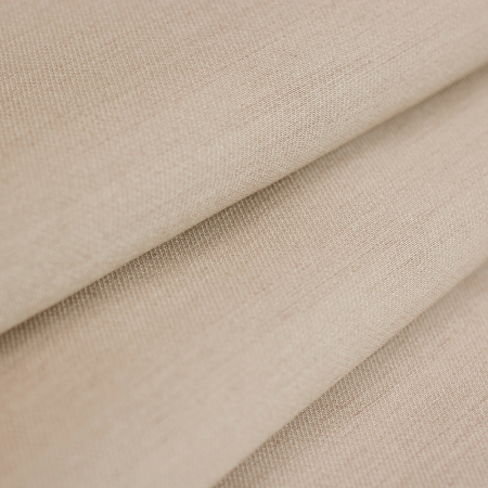 Tkanina Teneryfa to elegancka mieszanka wiskozy z dodatkiem lnu, wyróżniająca się subtelnym, delikatnie melanżowym wykończeniem.