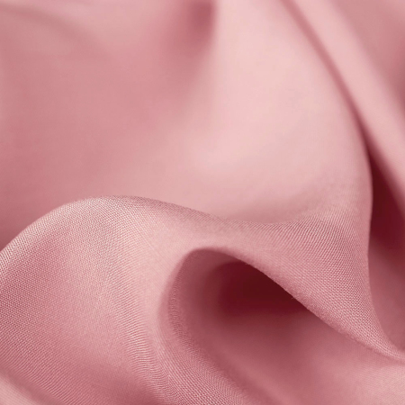 Tkanina wiskozowa o splocie płóciennym, wykonana z wysokiej jakości włókien.