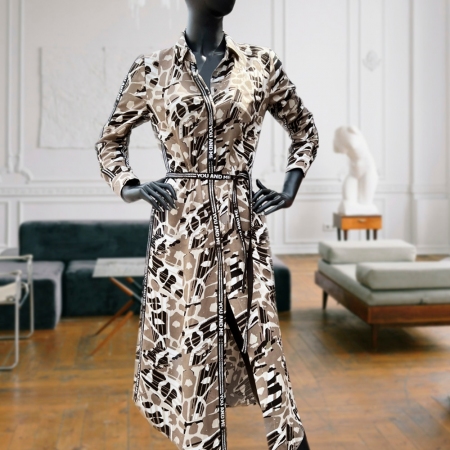 Wzorzysta tkanina wiskozowa, idealna na sukienki, spódnice i bluzki.