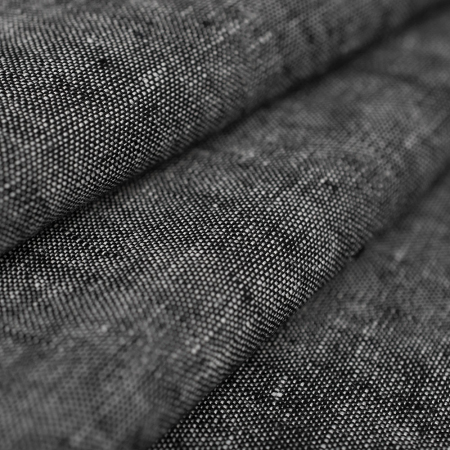 Len GEORGIO to wyjątkowa tkanina wykonana z 100% naturalnych włókien lnianych, zazwyczaj występuje w charakterystycznym dla tkaniny melanżowym wzorze lub jest całkowicie jednokolorowa.