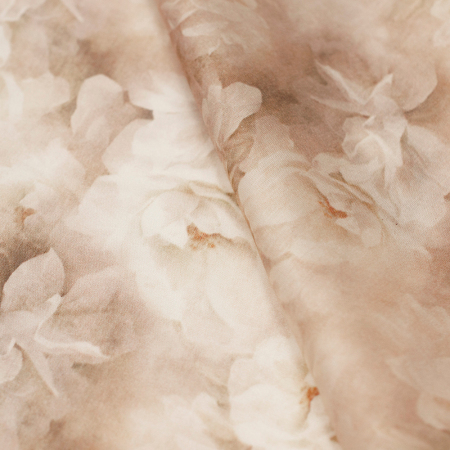 Tencel Capri to ekskluzywna tkanina, która łączy w sobie piękno i praktyczność na najwyższym poziomie.