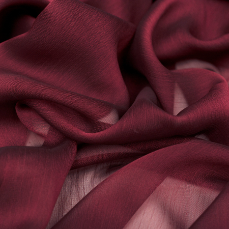 Szyfon Perła to doskonałej jakości tkanina, idealnie nadaje się na eleganckie i szykowną odzież.