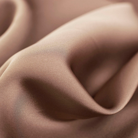 Satyna Madagaskar SOFT – cieńsza wersja satyny Madagaskar, bardzo szykownej i eleganckiej tkaniny.