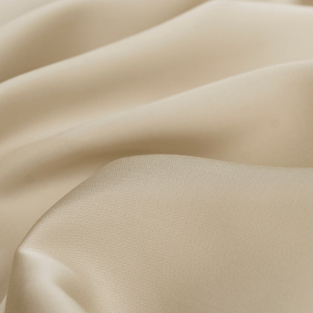 Tencel Satin to wyjątkowo elegancka tkanina o subtelnym, naturalnym połysku, wykonana w 100% z włókien tencel.