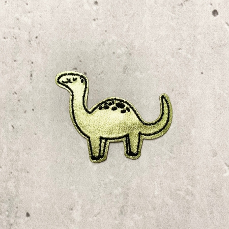 Aplikacja termoprzylepna o wymiarach: 8,5 cm x 6,5 cm.