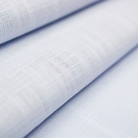 Len Oxford to wysokiej jakości tkanina z grupy tkanin premium, wykonana z 100% naturalnych włókien lnianych z uroczymi nitkami o nieregularnej grubości.