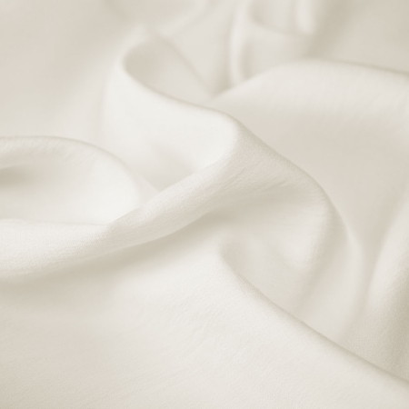 Wiskoza Salma – wysokogatunkowa tkanina wiskozowa, której głównym atutem jest delikatna faktura nawiązująca do splotu lnianego.