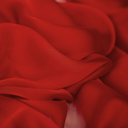 Szyfon Perła to doskonałej jakości tkanina, idealnie nadaje się na eleganckie i szykowną odzież.