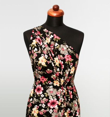 Wzorzysta tkanina wiskozowa, idealna na sukienki, spódnice i bluzki.