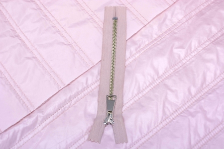 ZAMEK METALOWY 16CM BARELY PINK