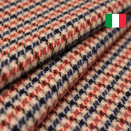 W tym sezonie stawiamy na drobną kratę z kolekcji najnowszych włoskich tkanin wełnianych o najwyższej jakości.
