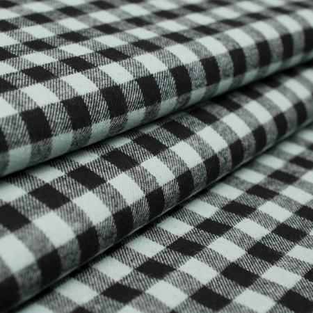 Bawełniana tkanina flanelowa o ponadczasowym i modnym wzorze kraty typu Buffalo.