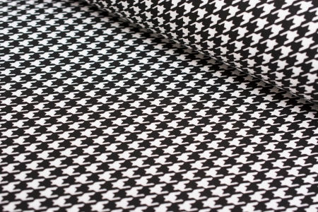 Tkanina bawełniana o splocie płóciennym, wyprodukowana w Polsce.