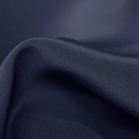 Krepa Jedwabna, wykonana w 100% z włókien jedwabiu.