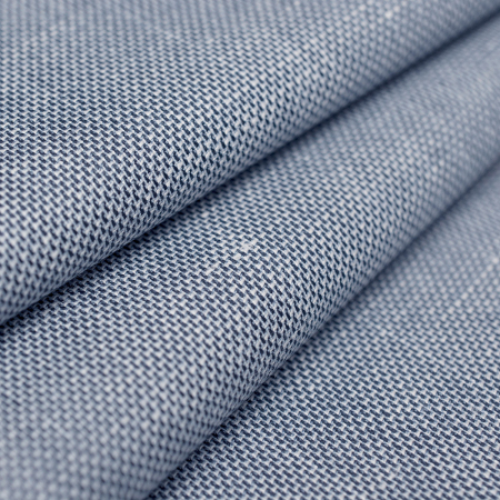 Elegancka tkanina o bardzo wysokiej jakości, która łączy miękkość, przewiewność i subtelny komfort.