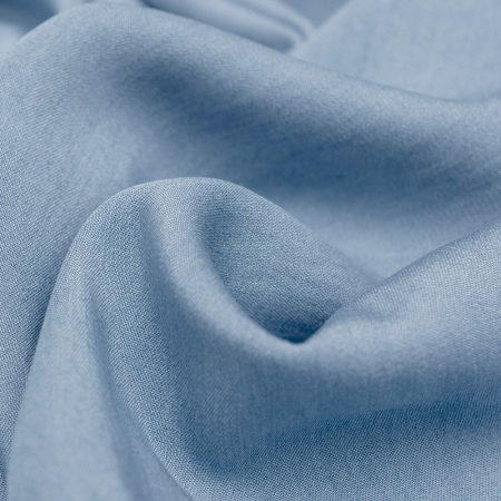 Jeansowa tkanina o niskiej gramaturze.