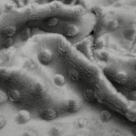 Minky Welur Kropki to bardzo popularna dzianina szczególnie wśród wyrobów dla dzieci.